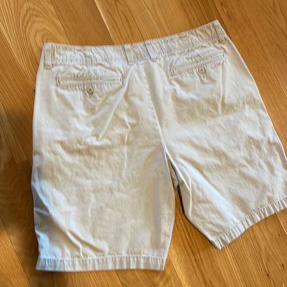 Men’s Old Navy 38 cotton flat front shorts - Picture 3 of 9